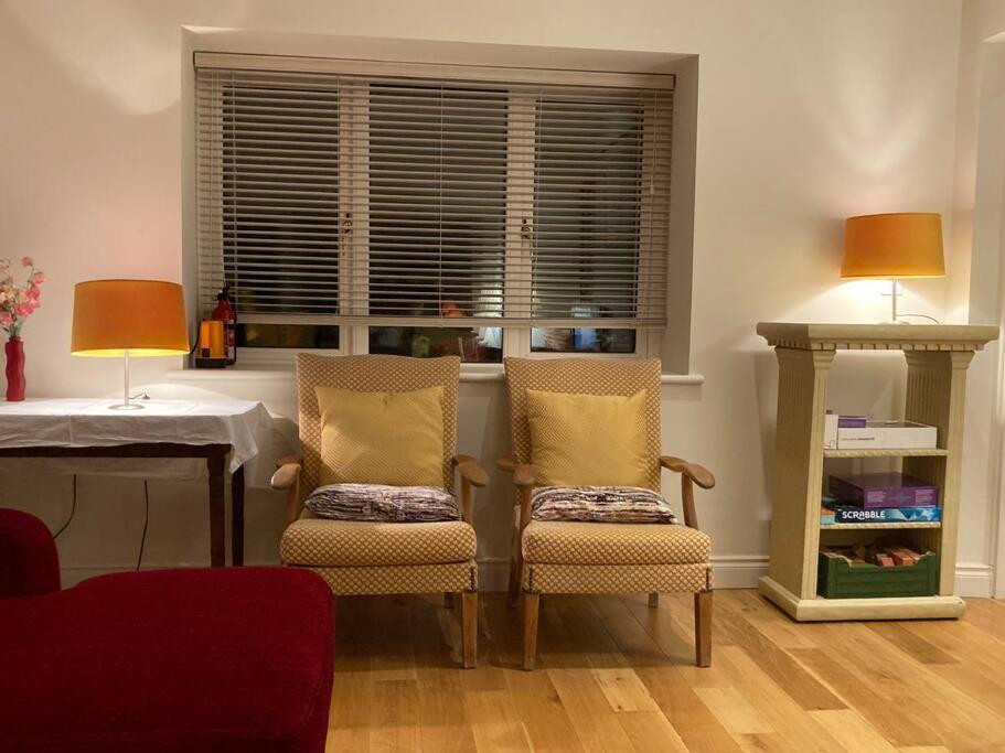 2 Quay Road, Killala. Stunning Sea Front Cottage מראה חיצוני תמונה