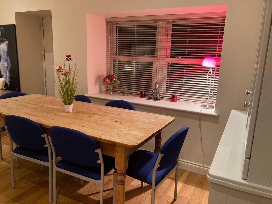 2 Quay Road, Killala. Stunning Sea Front Cottage מראה חיצוני תמונה