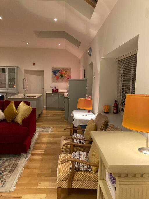 2 Quay Road, Killala. Stunning Sea Front Cottage מראה חיצוני תמונה