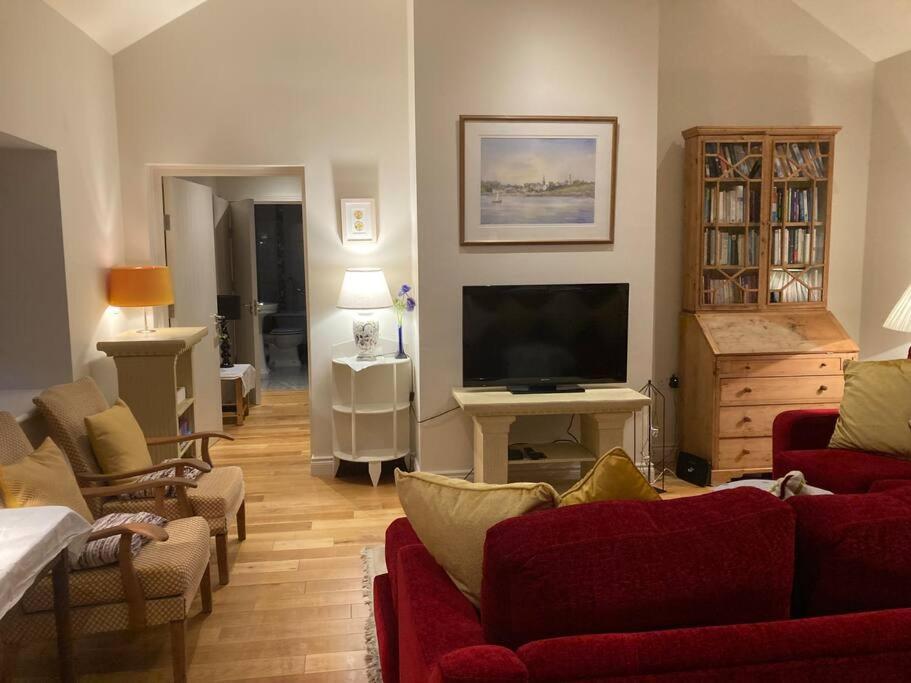 2 Quay Road, Killala. Stunning Sea Front Cottage מראה חיצוני תמונה